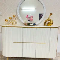 آیینه و کنسول