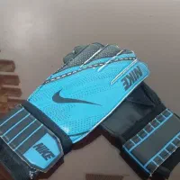 توپ چمن و دستکش فوتبال درحدنو|ورزش‌های توپی|ملایر, |دیوار