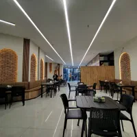 فرکار‌ظرفشور‌پیتزاشاورما‌زن‌‌سالندار