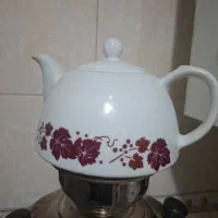 قوری  گل قرمز زیبا و شیک