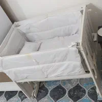 تخت کنارمادر (گهواره نوازد)