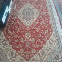 فرش قرمز و کرمی
