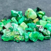 فروش پک زمرد سبز جنگلی آبدار