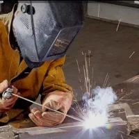 جوشکاری سیار تعمیر دربو پنجره