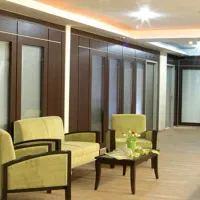 طراحی و اجرای دکوراسیون اداری  پارتیشن میز و کمد