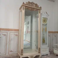 ساعت ایستاده و بوفه