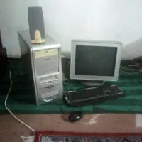 کامپیوتر باتمام لوازم