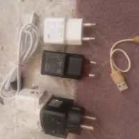 سه عدد کلگی شارژر اصلی و خورده ریزه