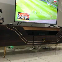 میز ال سی دی کاملا تمیز و در حد نو