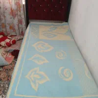 تخت یک نفره ،یک عددزیرتلویزیونی