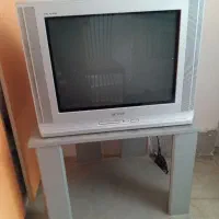 تلویزیون  و میز تلوزیون