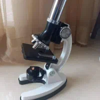 میکروسکوپ بدنه فلزی ۹۰۰x|لوازم التحریر|اصفهان, مهدی آباد|دیوار