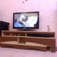 زیر تلویزیون ۴ تیکه سالم
