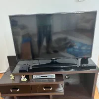 تلویزیون سامسونگ 42 اینچ سامسونگ به همراه میز