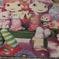 فرش کودک توت فرنگی در حد نو