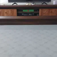 میز تلویزیون تمیز بزرگ و سالم