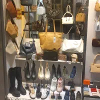 استخدام فروشنده حرفه ای خانم در پاساژ کوروش|استخدام بازاریابی و فروش|تهران, باغ فیض|دیوار