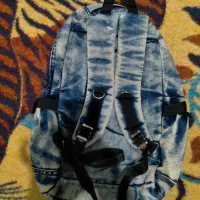 کیف مدرسه|کیف، کفش، کمربند|خوی, |دیوار