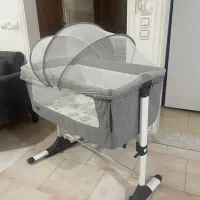تخت کنار مادر
