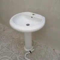 روشویی و آیینه