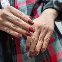 کاشت ناخن ، اکستیشن مژه ، پدیکور ، پرسینگ