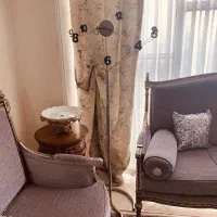 ساعت کنار سالنی