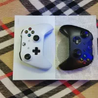کنسول ایکس باکس Xbox one s - دو دسته و فول بازی