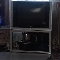 تلویزیون و میز تلویزیون