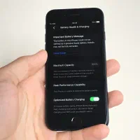 iPhone se2020 128g|موبایل|چالوس, |دیوار