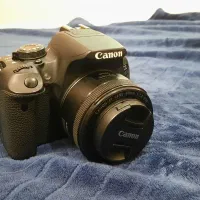 دوربین  D700 دی۷۰۰ با لنز ۱،۸ ۵۰mm با تمامی لوازم