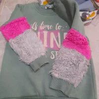 تعدادی لباس|کفش و لباس بچه|رشت, حمیدیان|دیوار