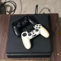 Ps4 slim 1T و دو سته
