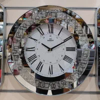 ساعت آینه ای با گوشواره