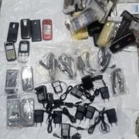 تعدادی شارژر سامسونگ شارژر فندکی قاب و ضربه گیر