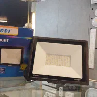 پروژکتور ۱۰۰ وات مودی با یک سال ضمانت تعویض