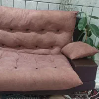 مبل راحتی پایه استیل در حد نو وتمیز با پارچه وچرم