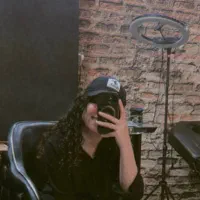 اجرای تاتو بدن با مهارت و هنر نقاشی