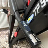 تردمیل تایتان 5080 کم کار کرد در حد نو اصل تایوان|تجهیزات ورزشی|تهران, باغ خزانه|دیوار