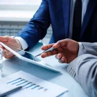 استخدام تعداد منشی خانم تلفنی دستیار مدیر پاروقت