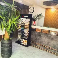 کارمند خانم اداری و دفتری و فروش