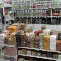 کار در غرفه عطاری