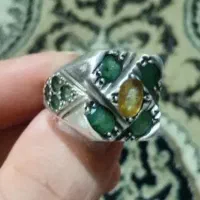 انگشتر زمرد فقط ۱۸ تومن