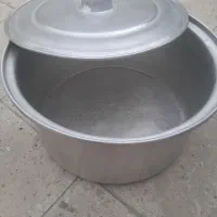 تعدادی قابلمه وآبکش وکتری بزرگ مناسب هییت