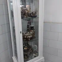 بوفه سفید خیلی تمیز و سالم