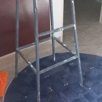 چهارپایه آهنی