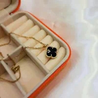 گردنبند ها فانتزی دارای طرح های مختلف بدلیجات|بدلیجات|قم, ارم|دیوار