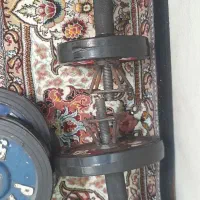 یک دستگاه میز پرس سینه با دو جفت دمبل|تجهیزات ورزشی|نوشهر, |دیوار