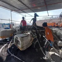 یک نفر استاد کار ۴ نفر کارگر جهت اسکرید