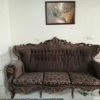 مبلمان 9نفره ومیز وسط، وگل میز