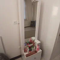 ویترین درحدنو1700ومیزآرایش درحدنو2500